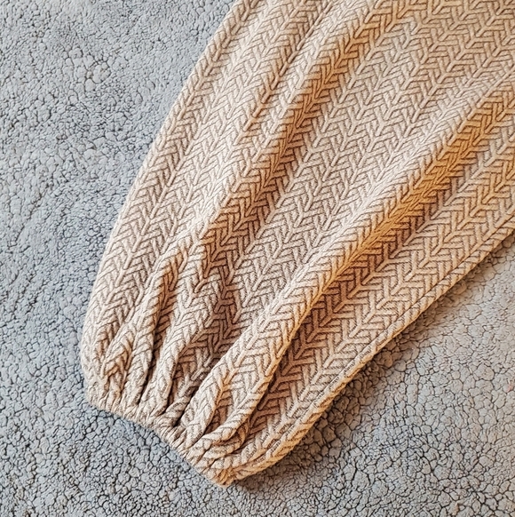 Gimmicks Textured Lace-up Top - Picture 7 of 11